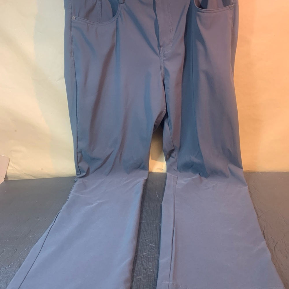 Men's charcoal, gray chino casual golf ⛳️ style pants size 38x34